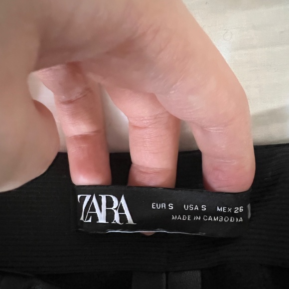 ZARA -- High-waisted Faux Leather Leggings - Picture 5 of 5